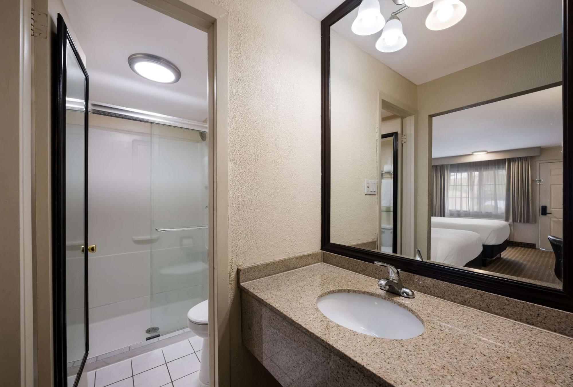 Surestay Plus By Best Western Woodbury Inn Εξωτερικό φωτογραφία
